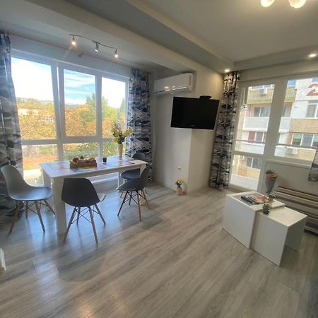 Уютен Нов Апартамент - Стара Загора С Две Спални Appartement Buitenkant foto